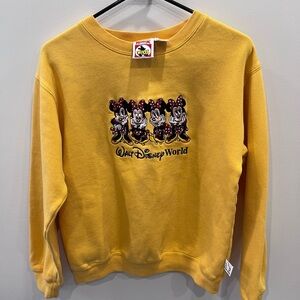 Vintage Walt Disney World Minnie Sweater
